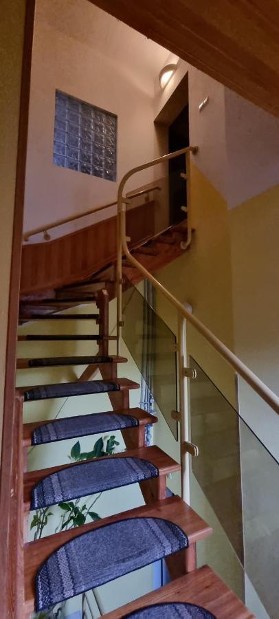 Apartament W Komornikach كومبرينيكي المظهر الخارجي الصورة